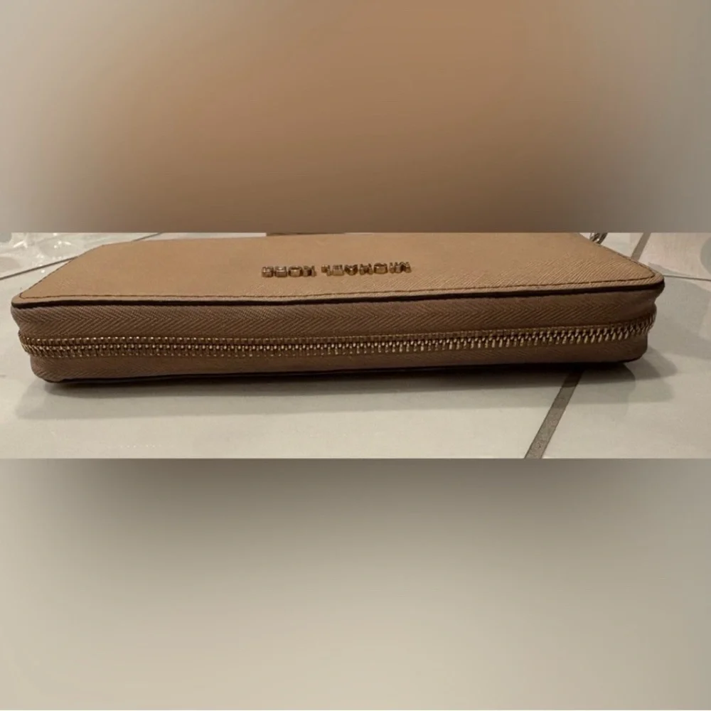 Michael Kors Jet Set Tan Wristlet Wallet